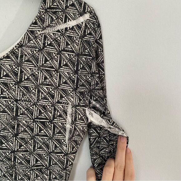 Material Girl Women’s Scoop Neck Printed Long Sleeve Copped Top size S - Picture 4 of 5